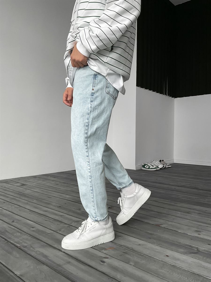 Ice Blue Boyfriend Jean