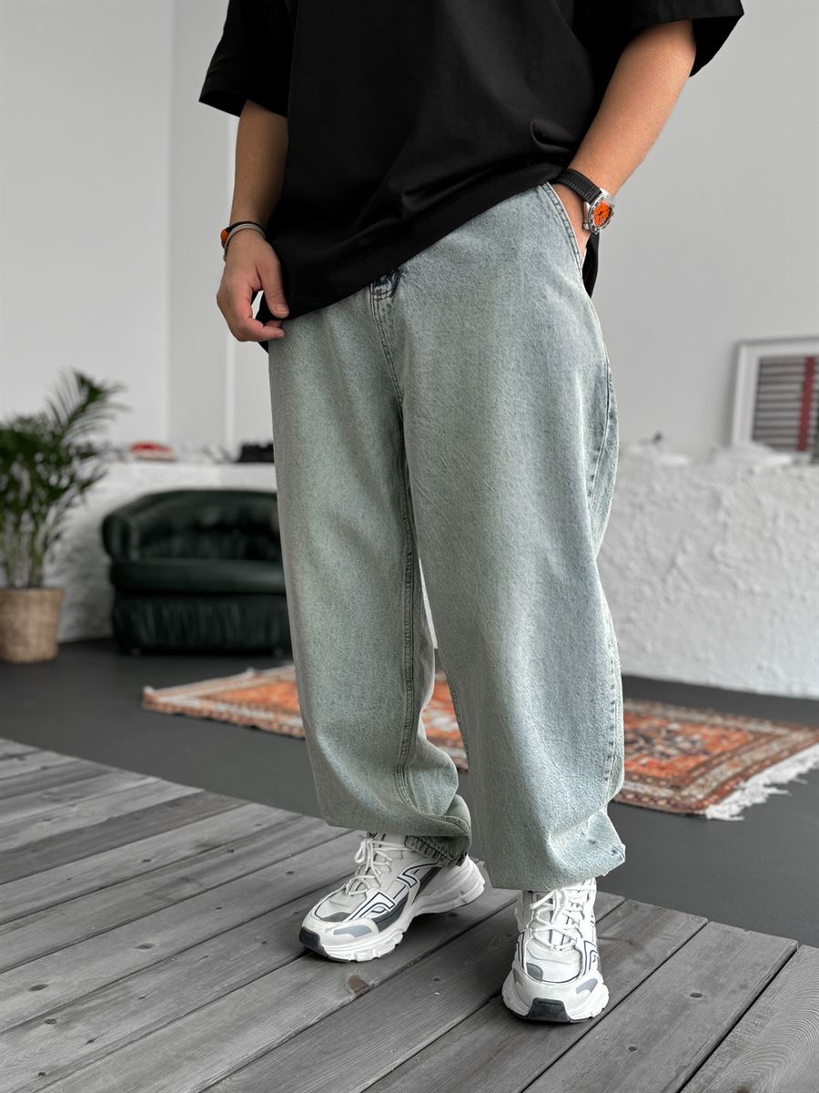 Ice Blue Skater fit Jean