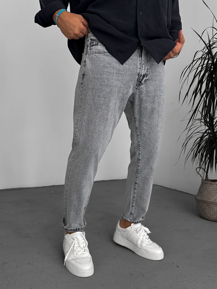 Gray Boyfriend Jean