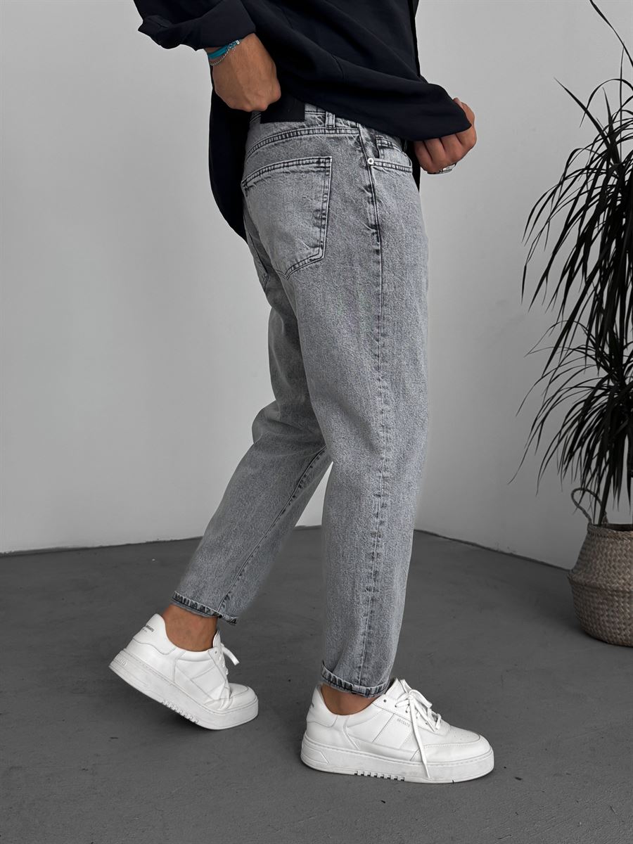 Gray Boyfriend Jean