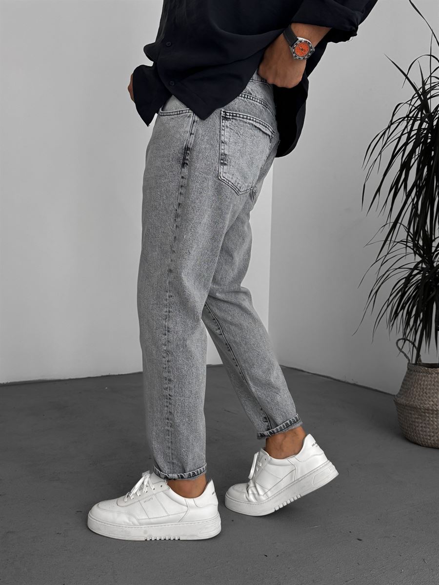 Gray Boyfriend Jean
