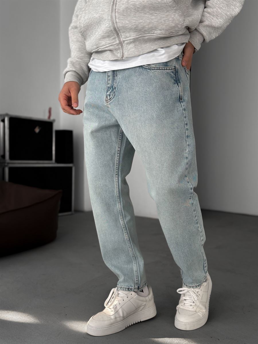 Ice Blue Boyfriend Jean