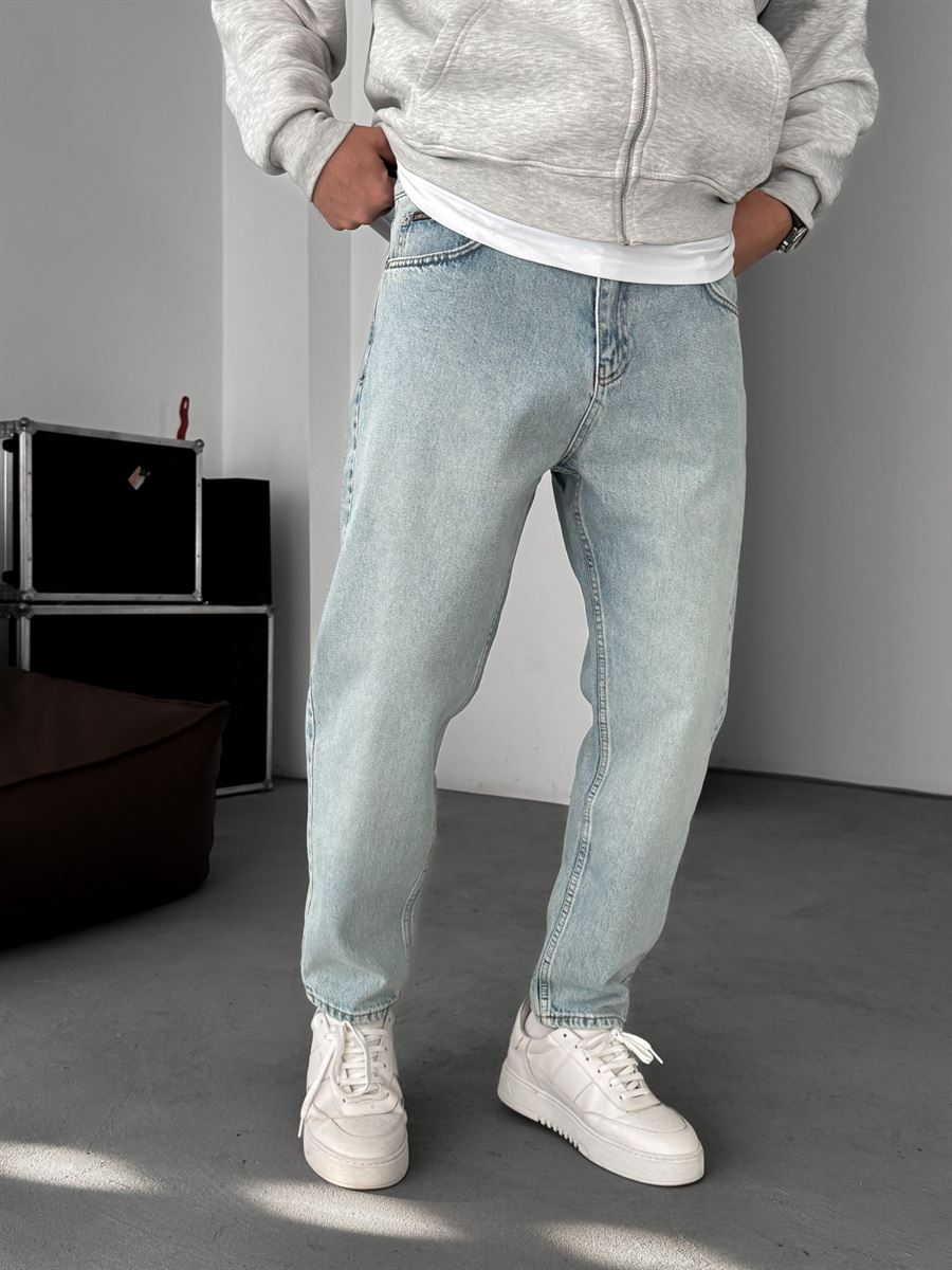Ice Blue Boyfriend Jean