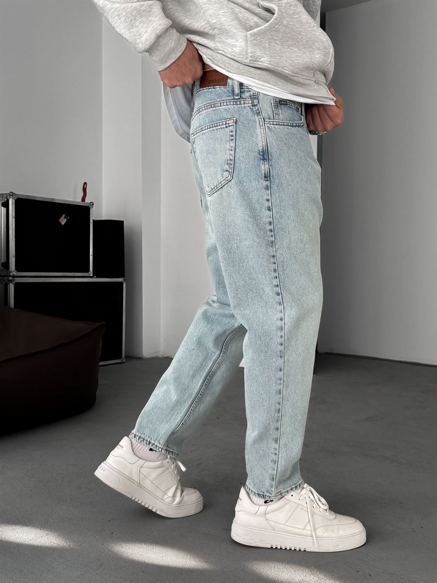 Ice Blue Boyfriend Jean