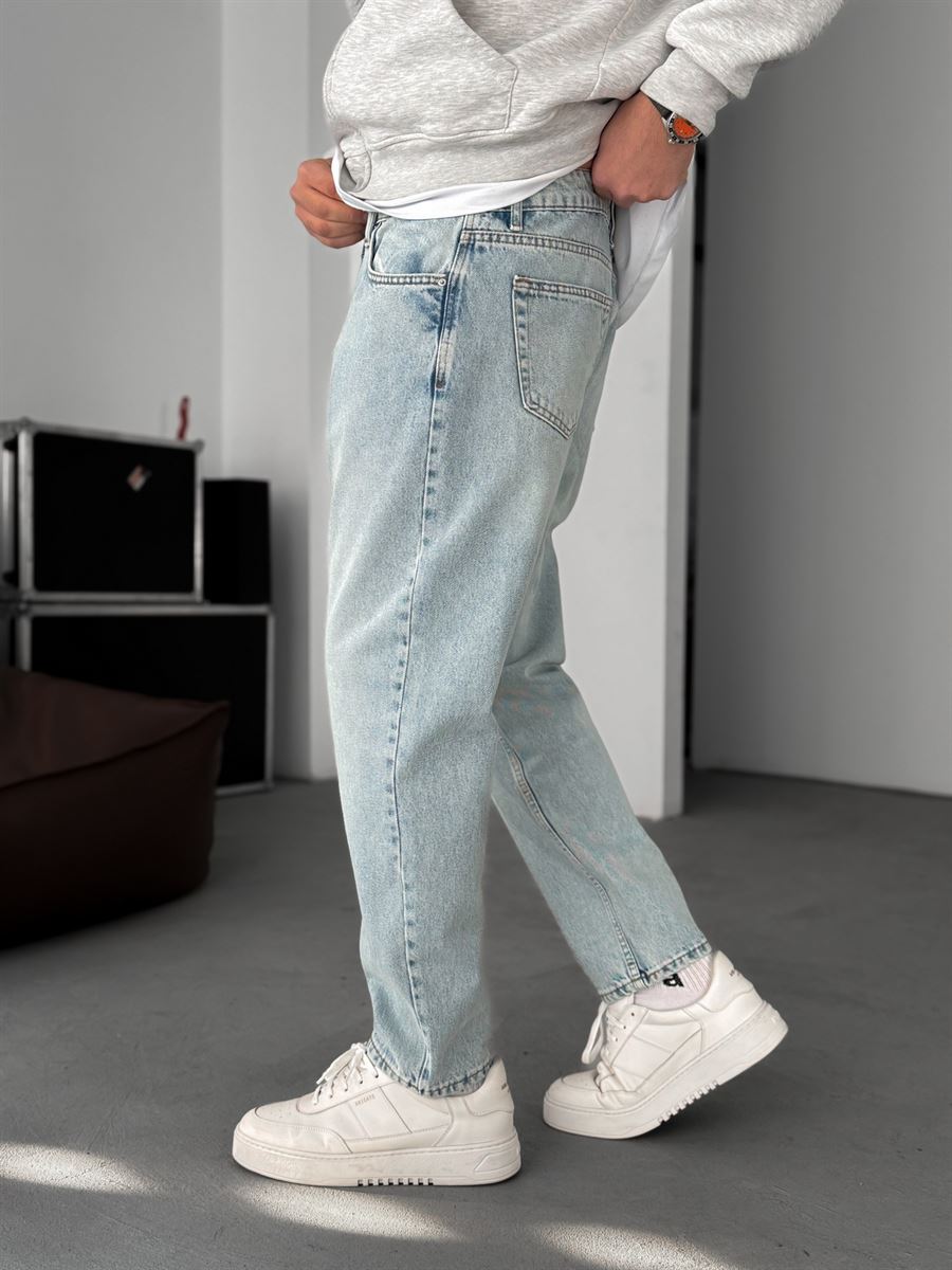 Ice Blue Boyfriend Jean