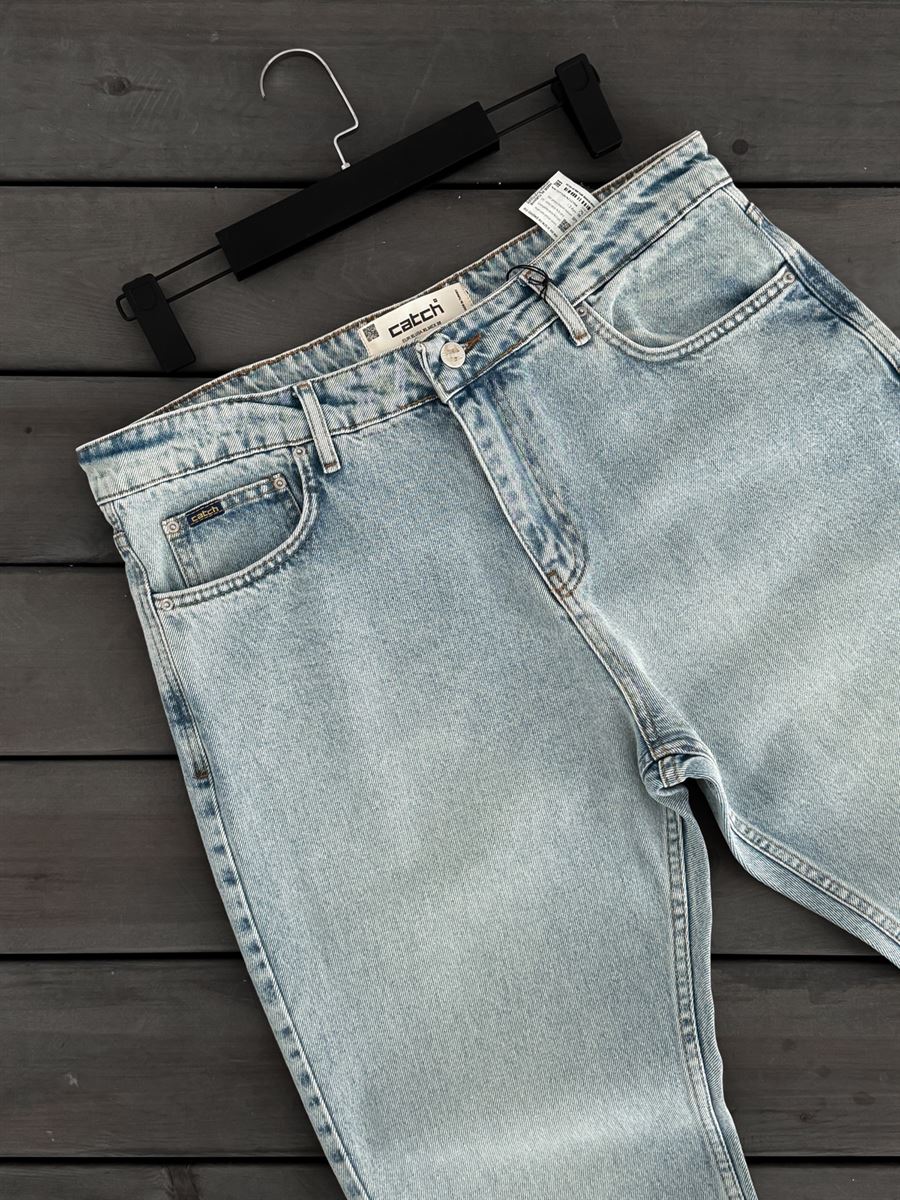 Ice Blue Boyfriend Jean