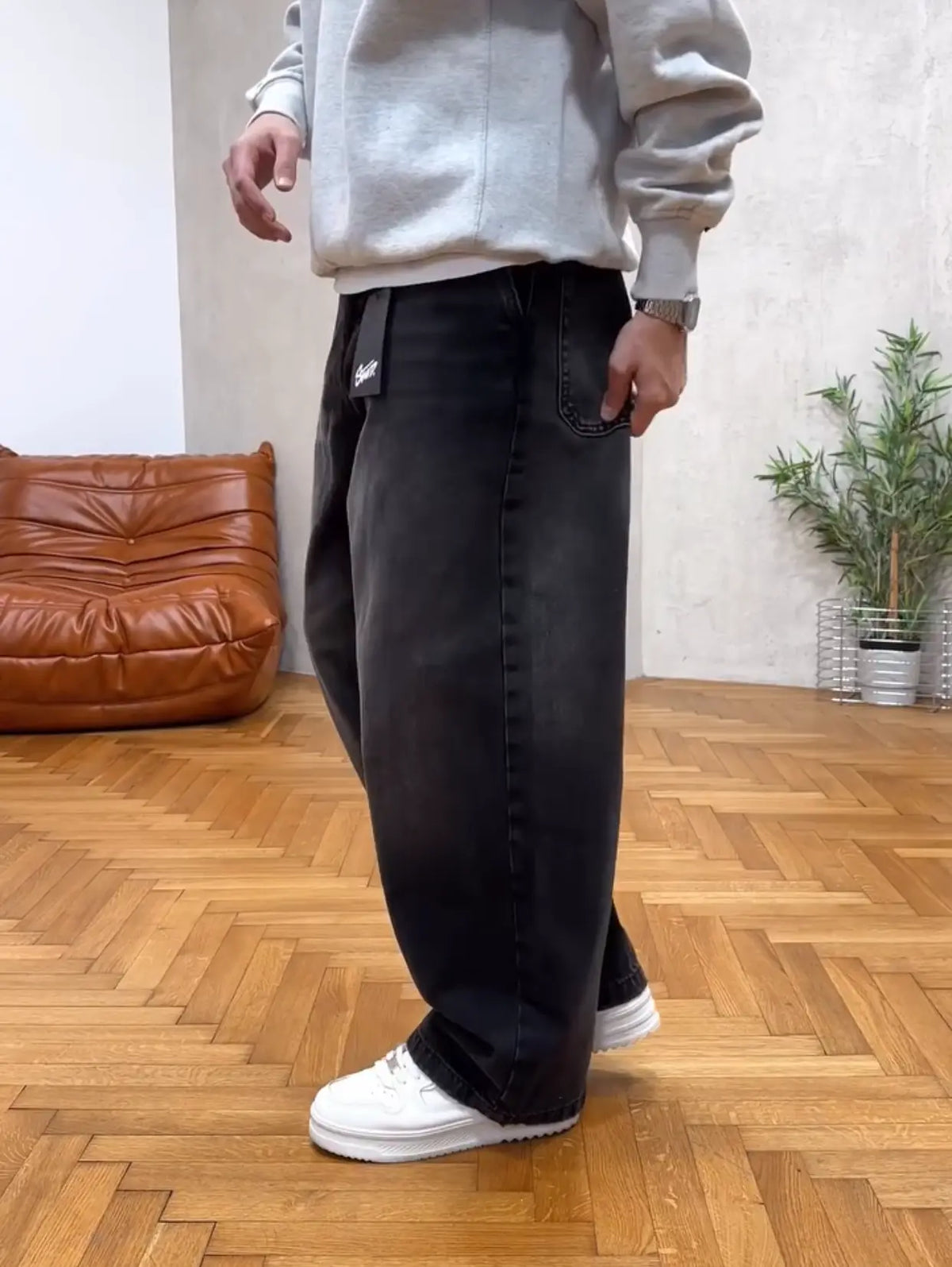 Washed Black Skater fit Jean