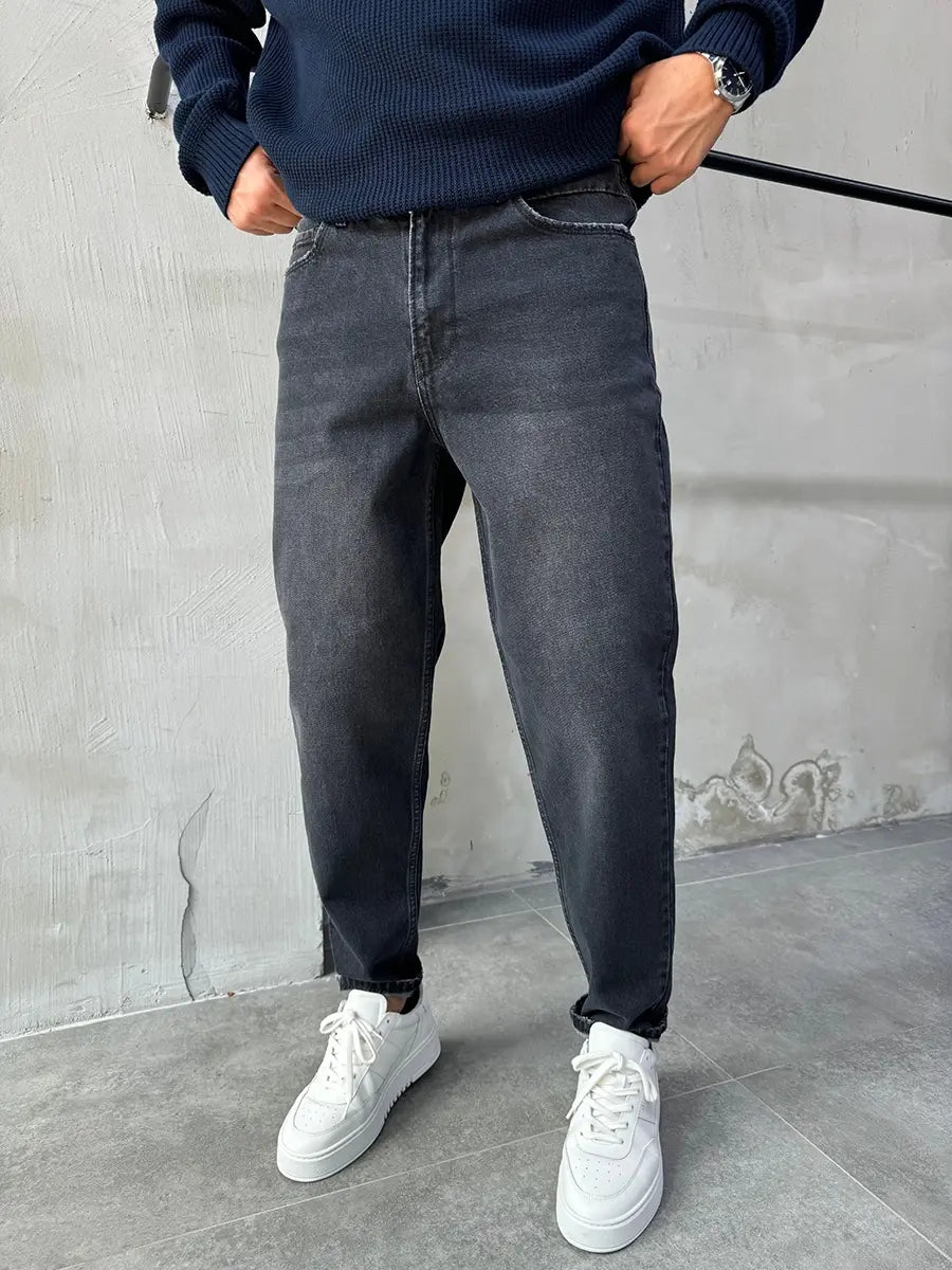 Washed Black Details Mom Fit Jean
